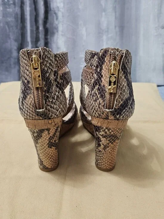 NWT Isola Snake Print Strappy Wedge Sandals Cork Heel Back Zip Neutral Size 6 - Picture 5 of 6